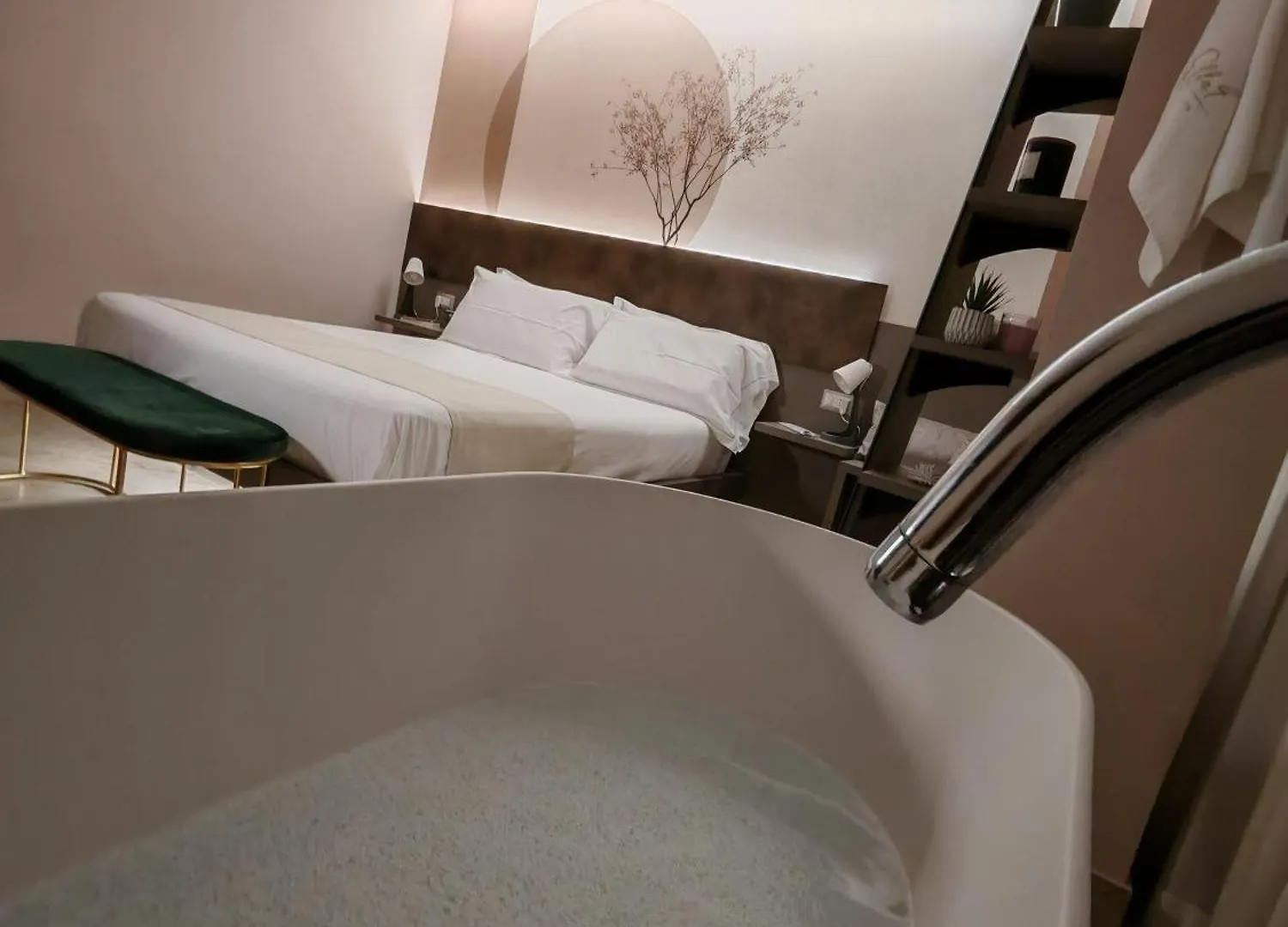 Effe4 Lovely Room Bari 0*,  Italy