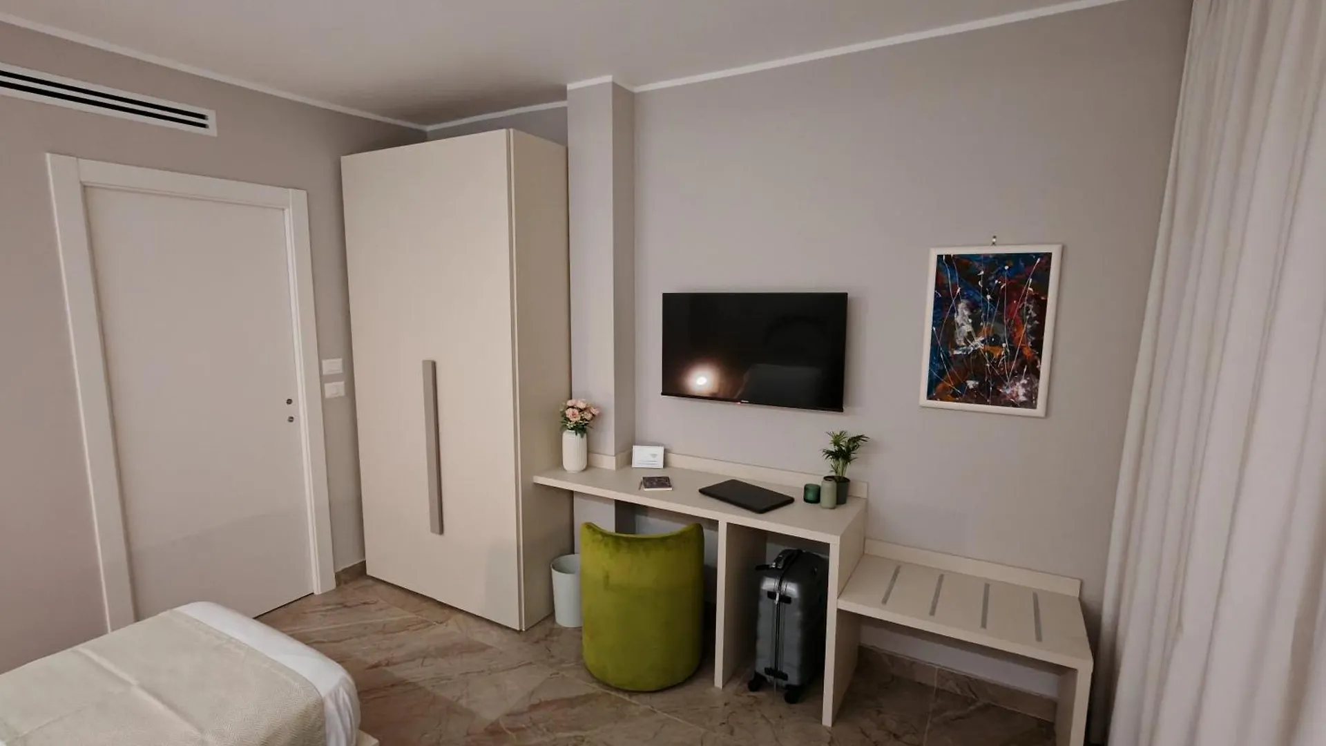 Effe4 Lovely Room Bari Italia